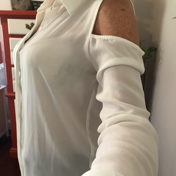 Lumiere Tops - Lumiere cold shoulder blouse